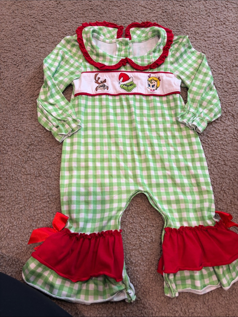 B67 Small Shop R/G Grinch Flare Smocked Gingham 1pc